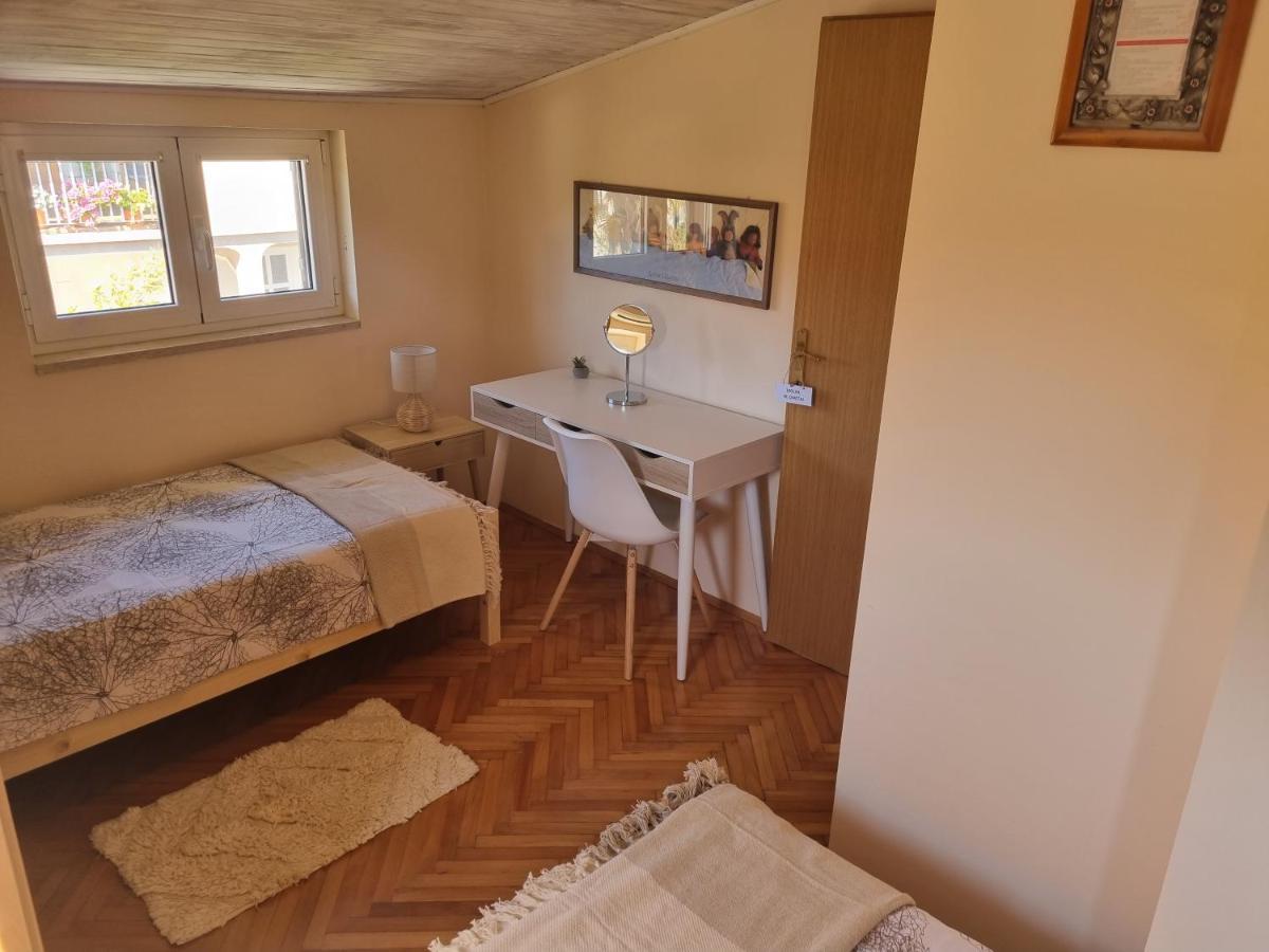 Greenview Apartment With Parking Rovigno Esterno foto